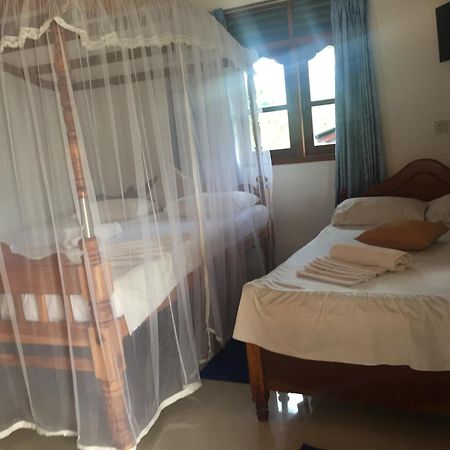 Damith Guest House ウナワトゥナ エクステリア 写真