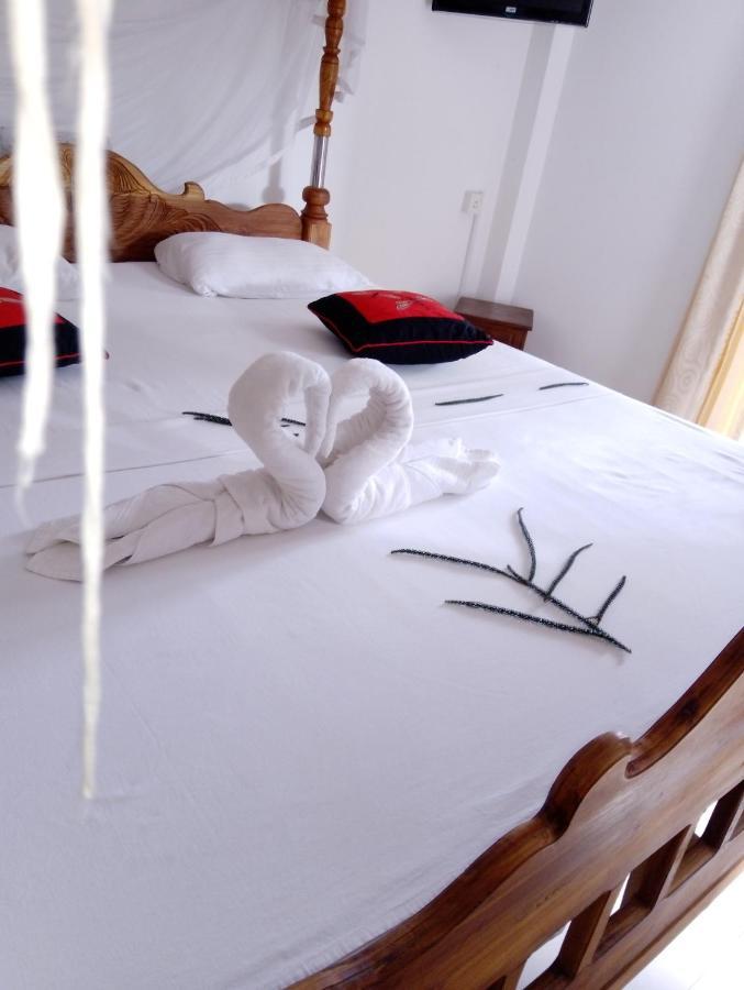 Damith Guest House ウナワトゥナ エクステリア 写真