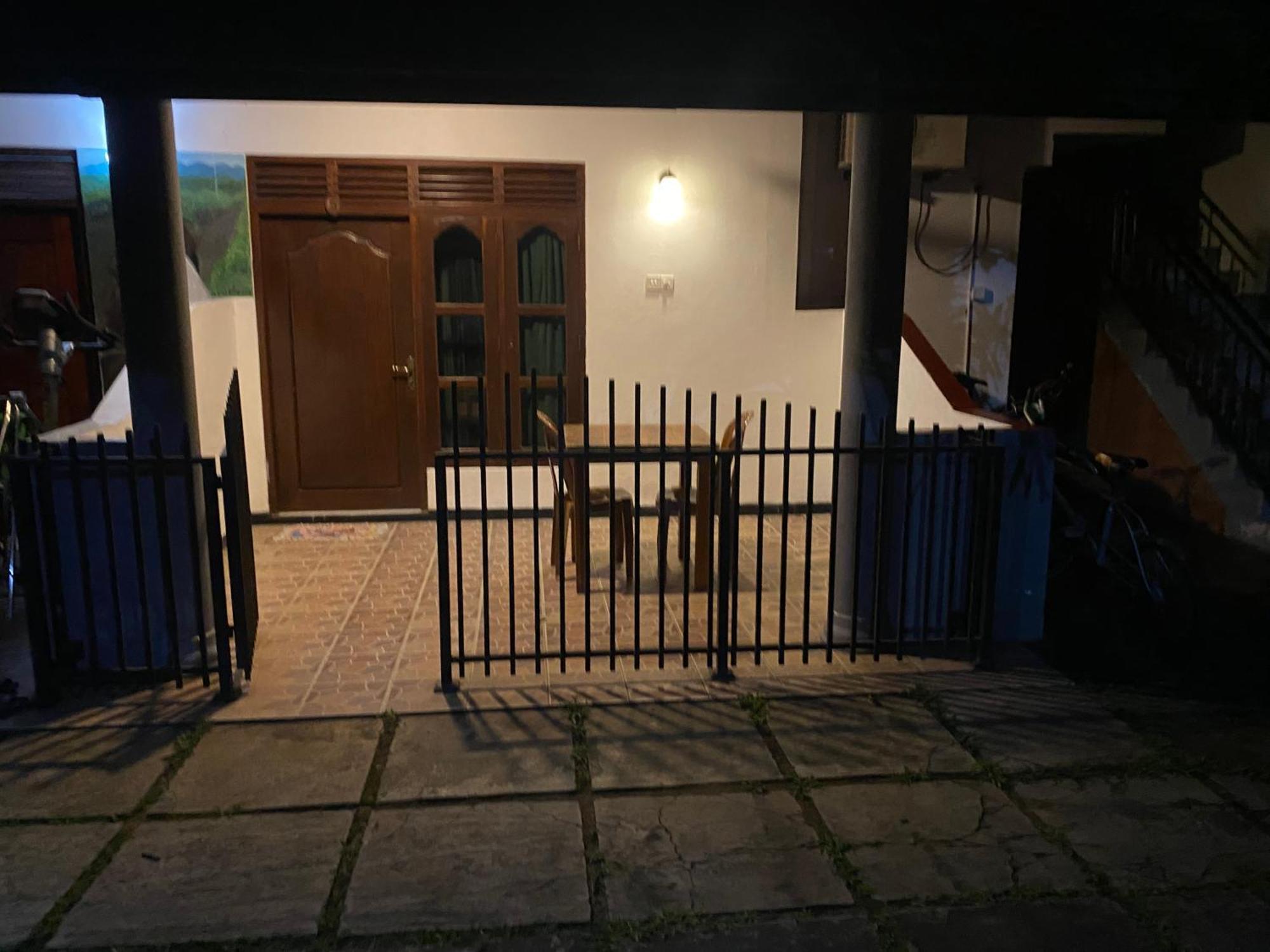 Damith Guest House ウナワトゥナ エクステリア 写真
