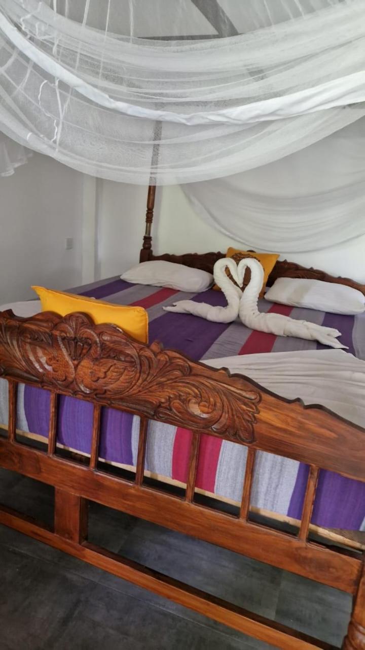 Damith Guest House ウナワトゥナ エクステリア 写真