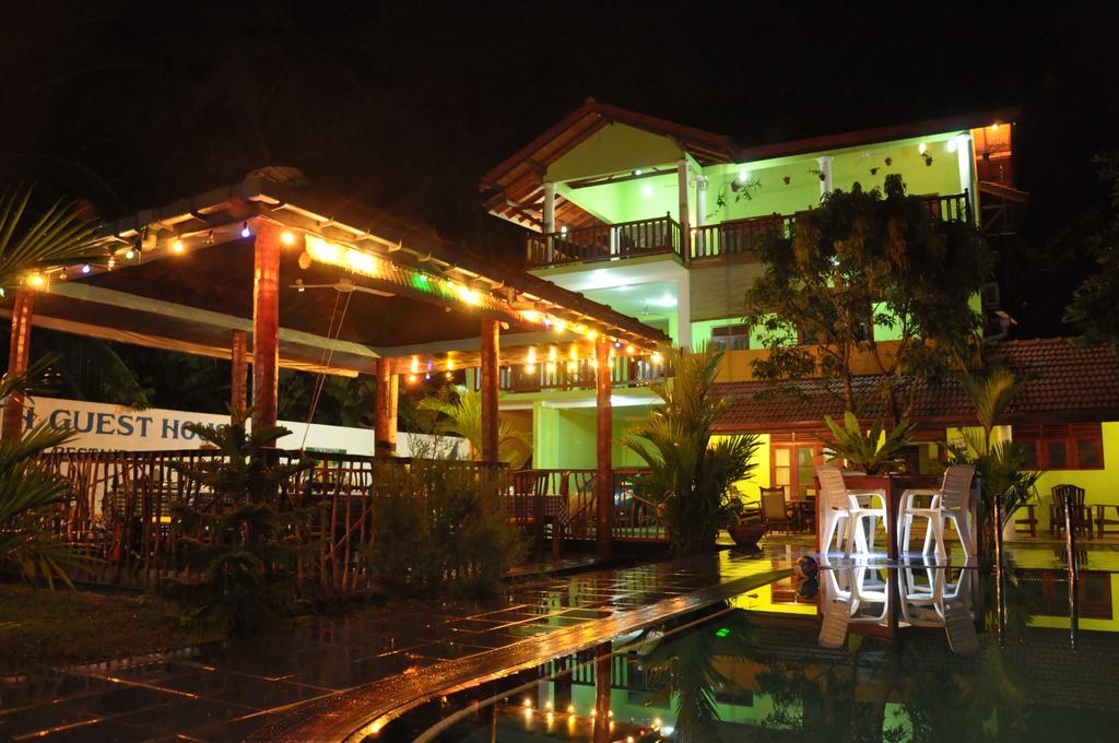Damith Guest House ウナワトゥナ エクステリア 写真