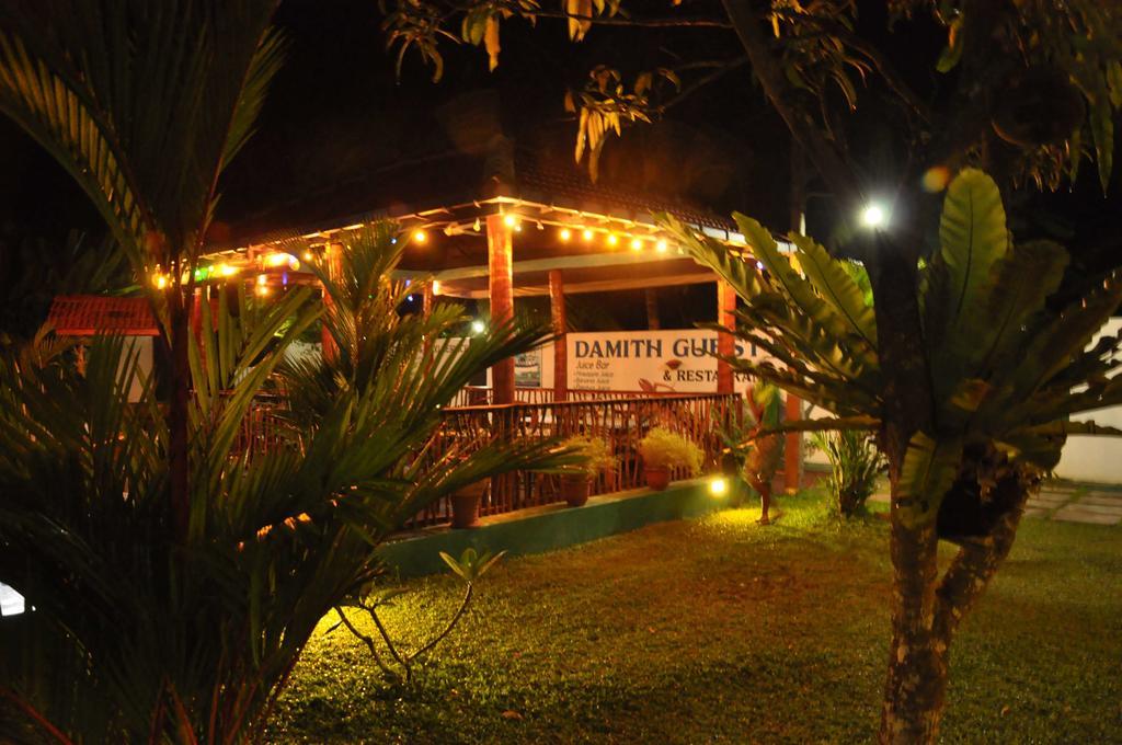 Damith Guest House ウナワトゥナ エクステリア 写真